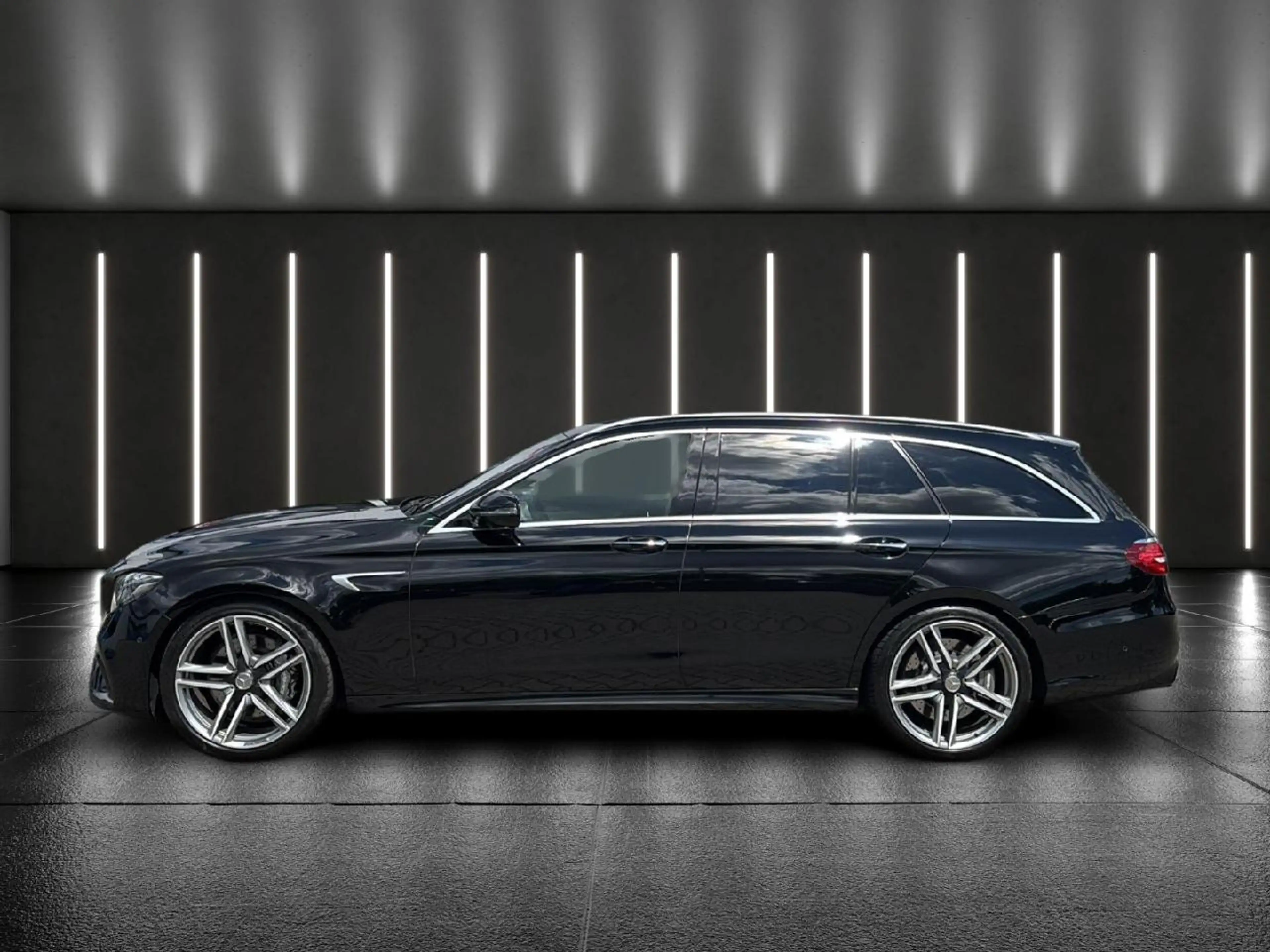 Mercedes-Benz E 63 AMG E 63 AMG 4Matic — photo 3