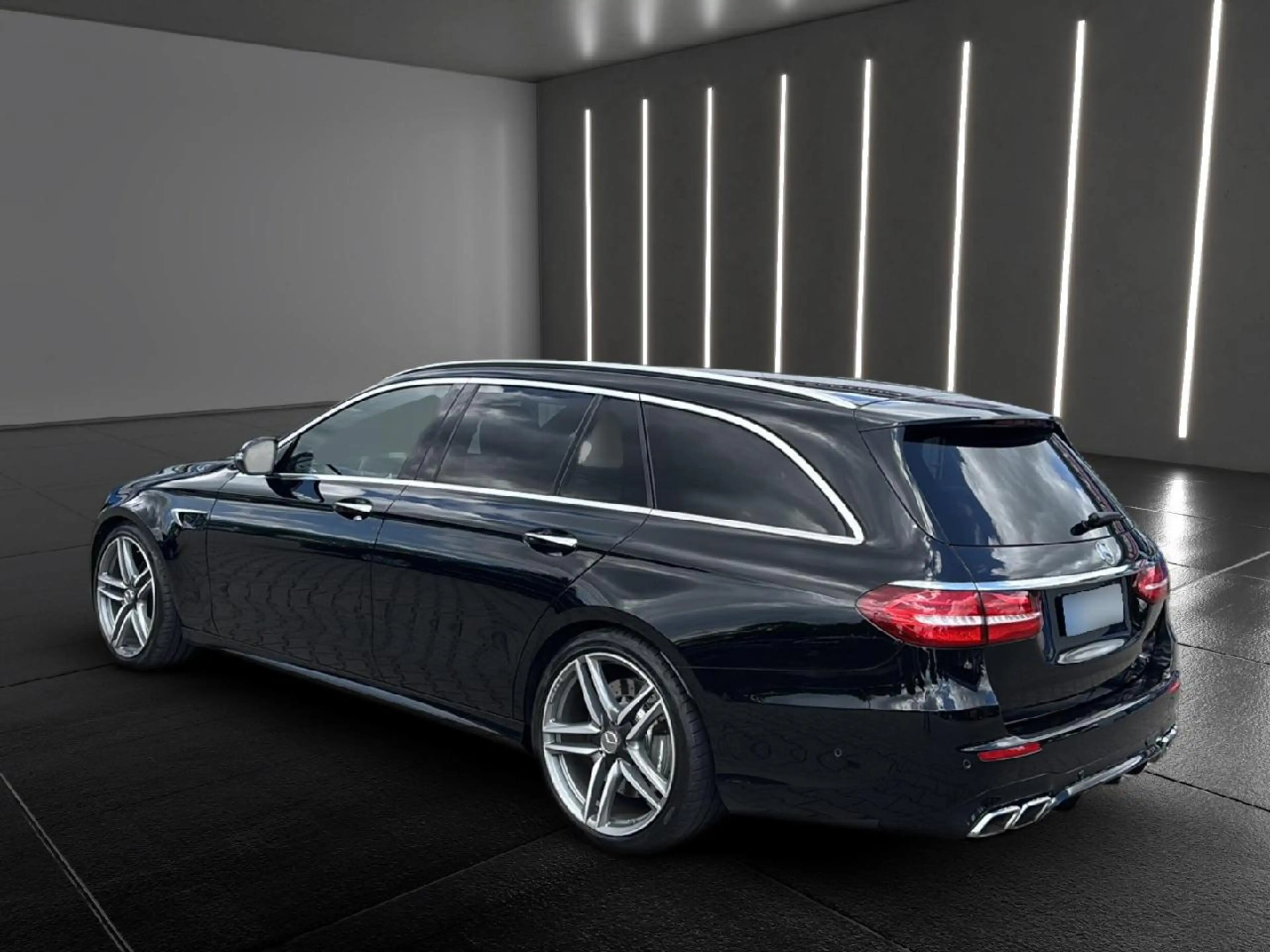 Mercedes-Benz E 63 AMG E 63 AMG 4Matic — photo 4