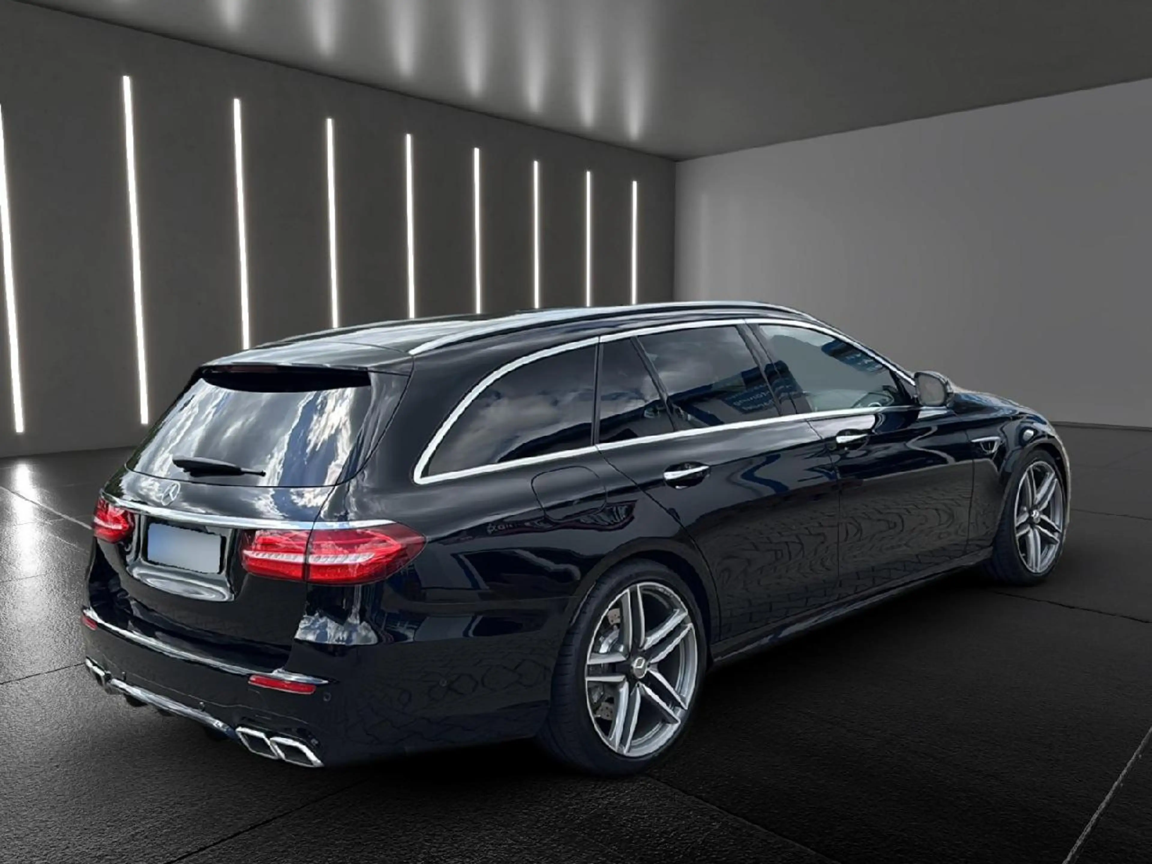 Mercedes-Benz E 63 AMG E 63 AMG 4Matic — photo 6