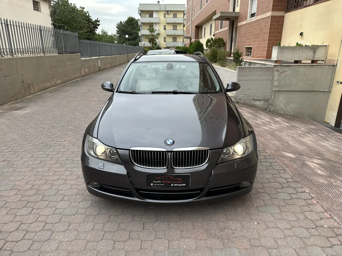 BMW 330 d Touring 231cv-GARANTITA-PERFETTA Grijs - 2