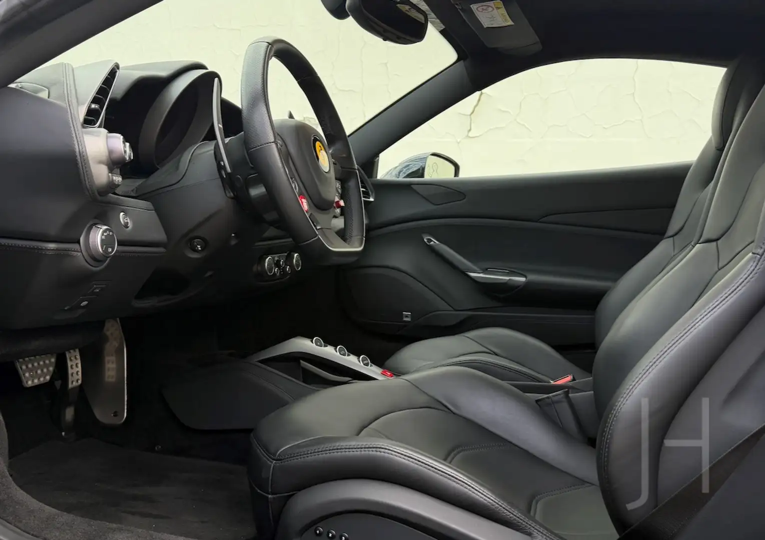 Ferrari 488 Schwarz - 2