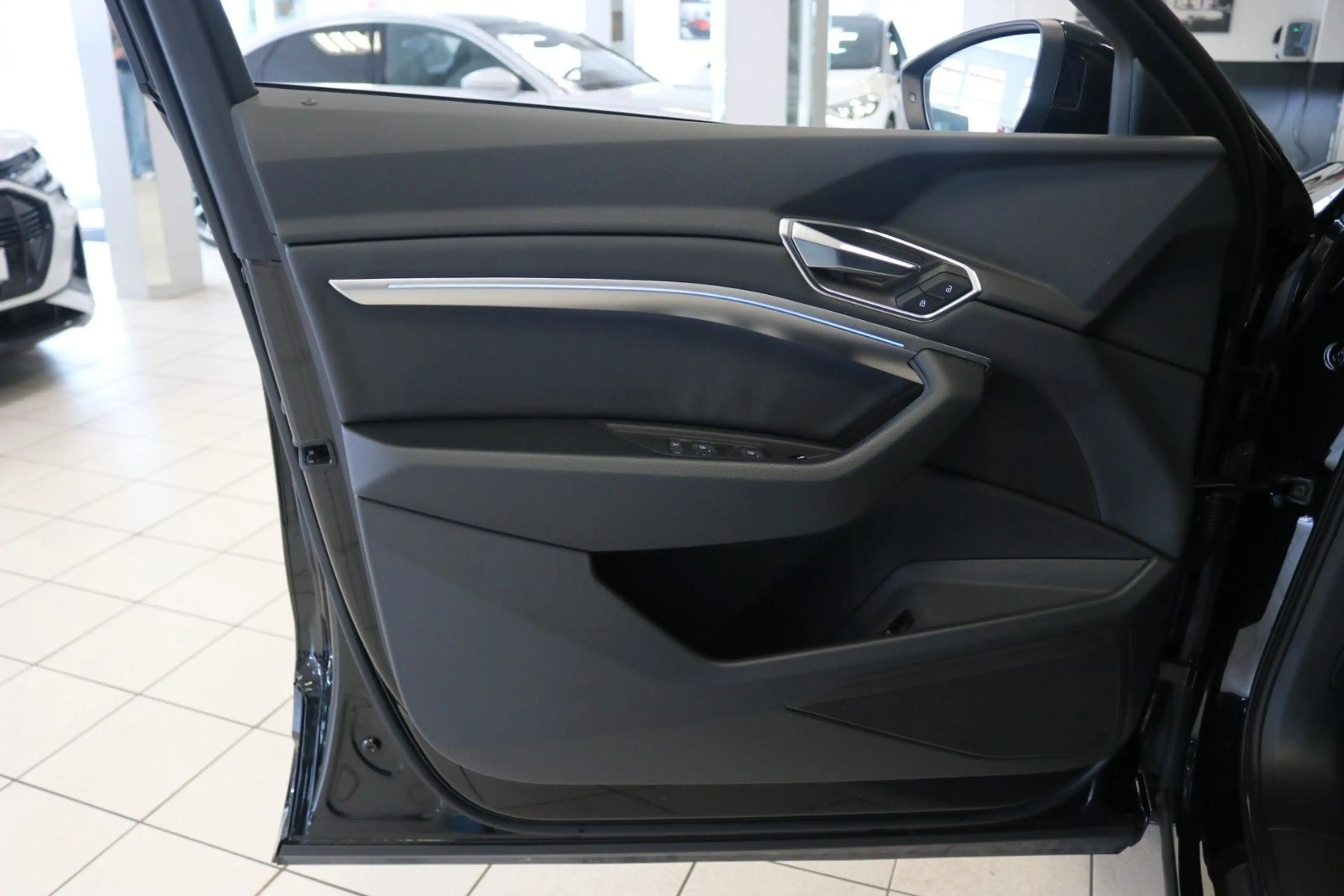 Audi e-tron 50 advanced Luft HUD Matrix Kamera 97% — photo 13
