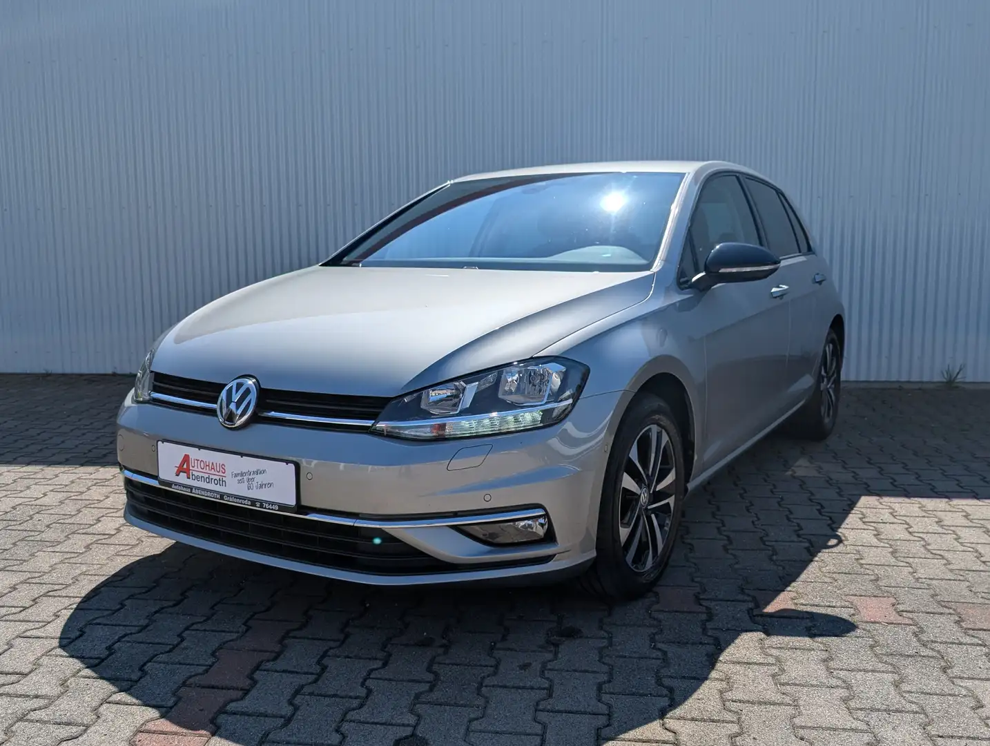 Volkswagen Golf IQ.DRIVE *DSG*ACC*Kamera* Grijs - 1