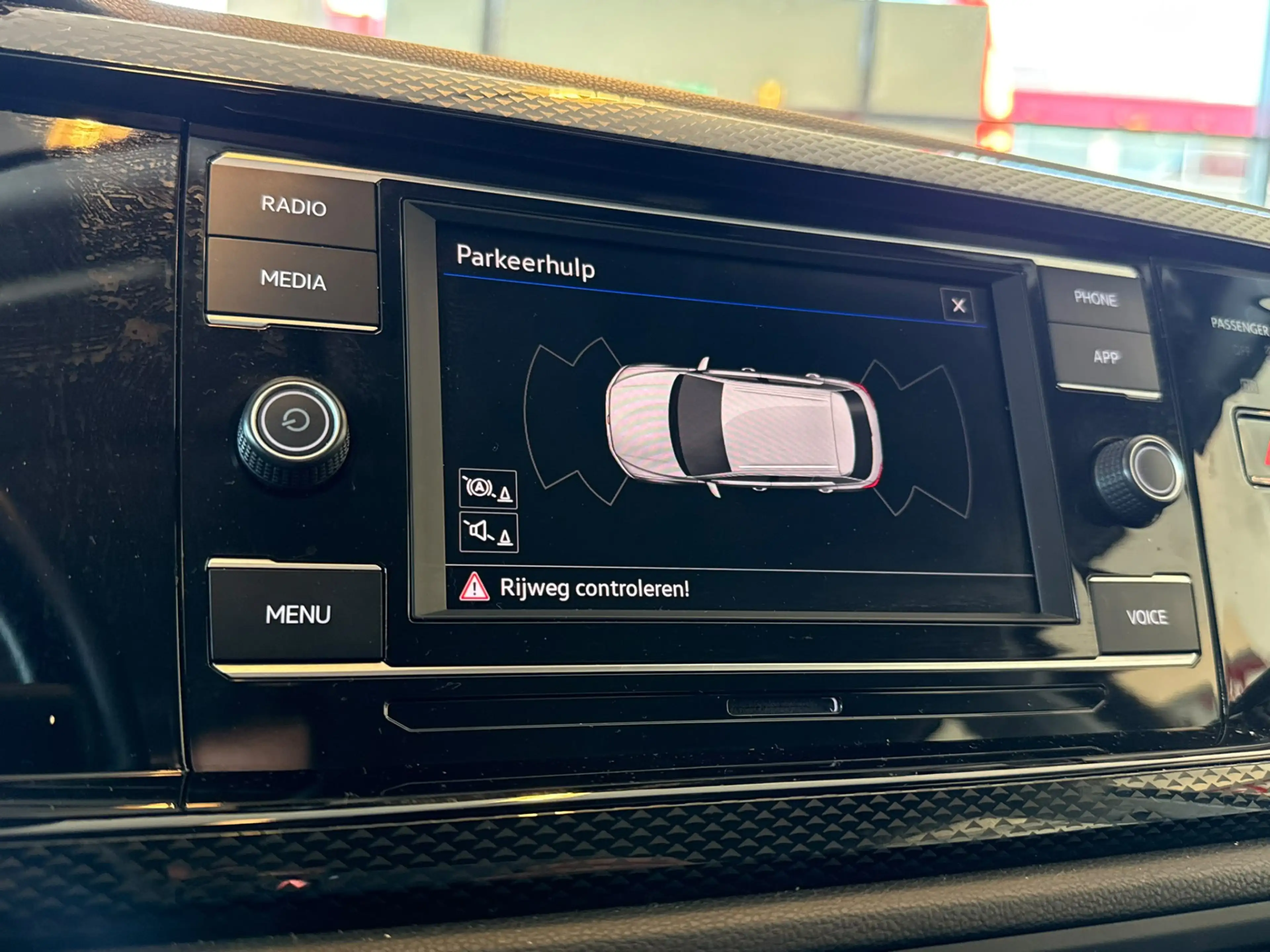 Volkswagen Taigo 1.0 TSI Life Automaat | Adaptieve cruise control | — photo 18