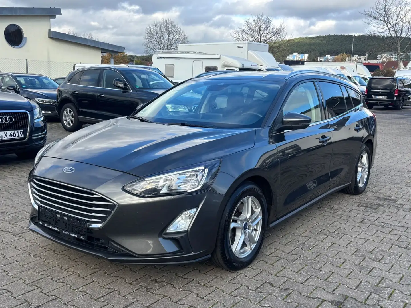 Ford Focus Turnier 1.5 Cool & Connect Navi LED Kamera Grau - 1