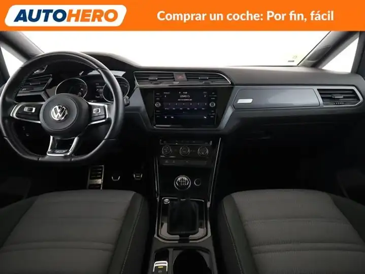 Volkswagen Touran 2019, foto 13