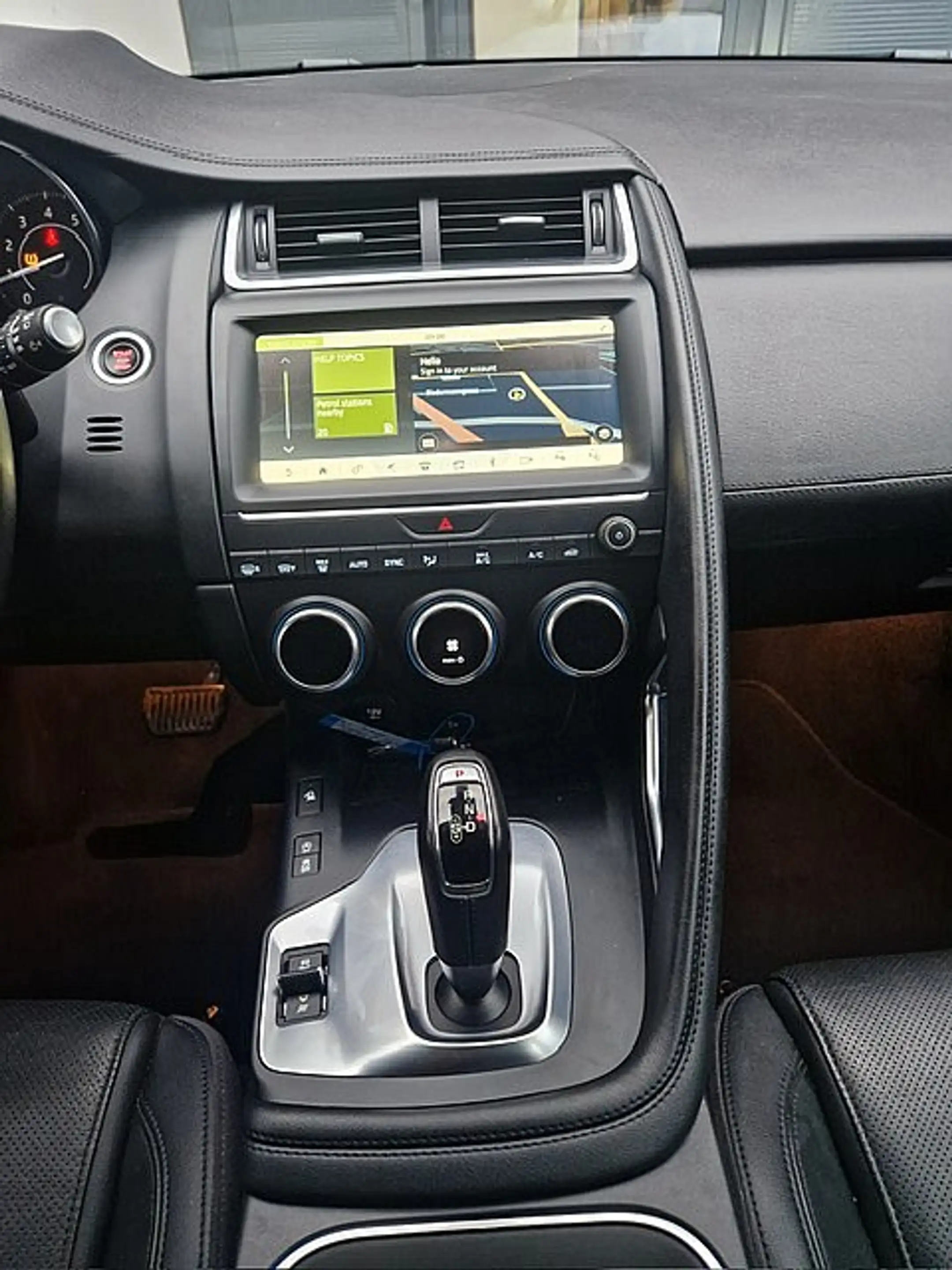 Jaguar E-Pace 2.0I4 P250 S AWD Aut. *Leder*Navi*RFKamera* — photo 12
