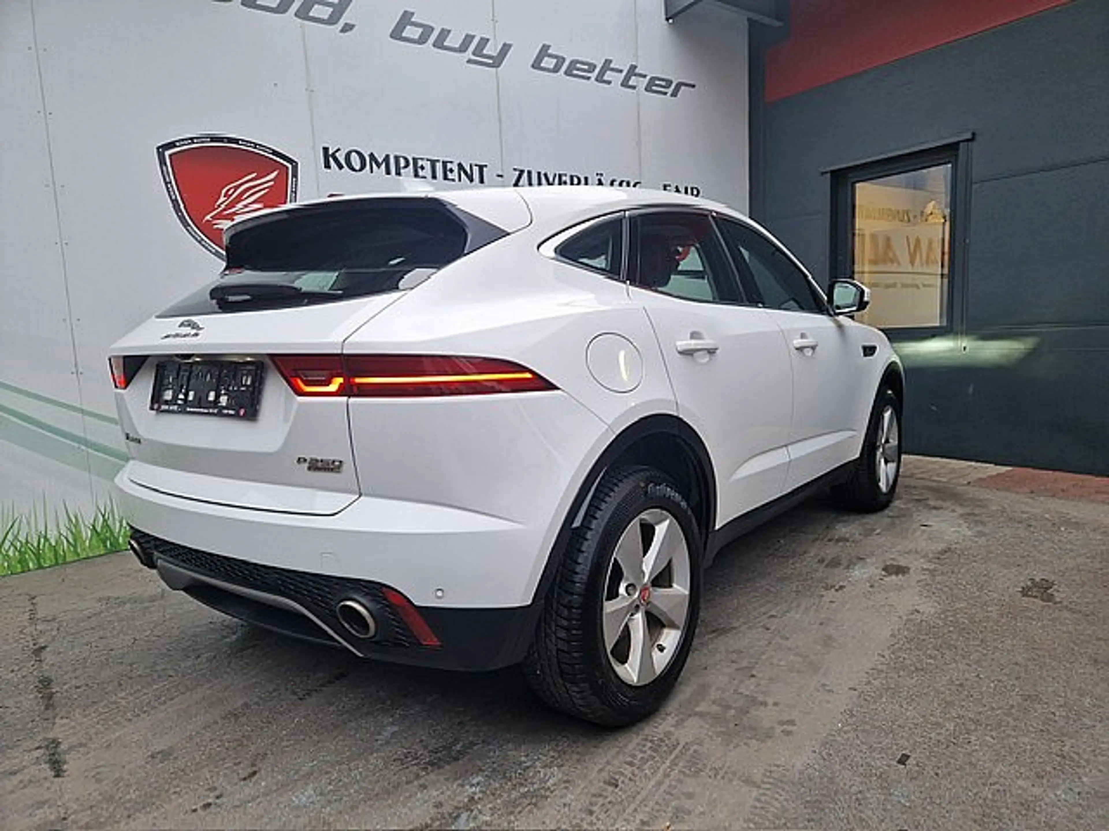 Jaguar E-Pace 2.0I4 P250 S AWD Aut. *Leder*Navi*RFKamera* — photo 6