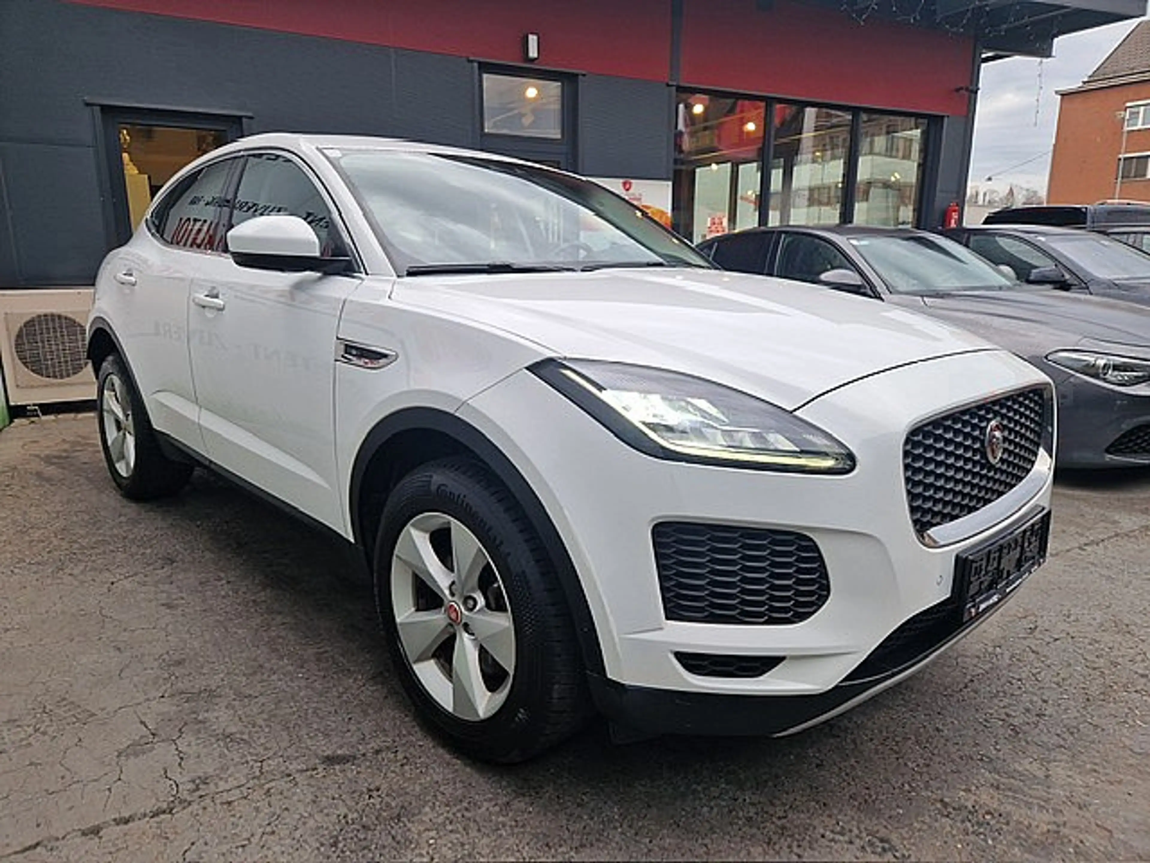Jaguar E-Pace 2.0I4 P250 S AWD Aut. *Leder*Navi*RFKamera* — photo 3