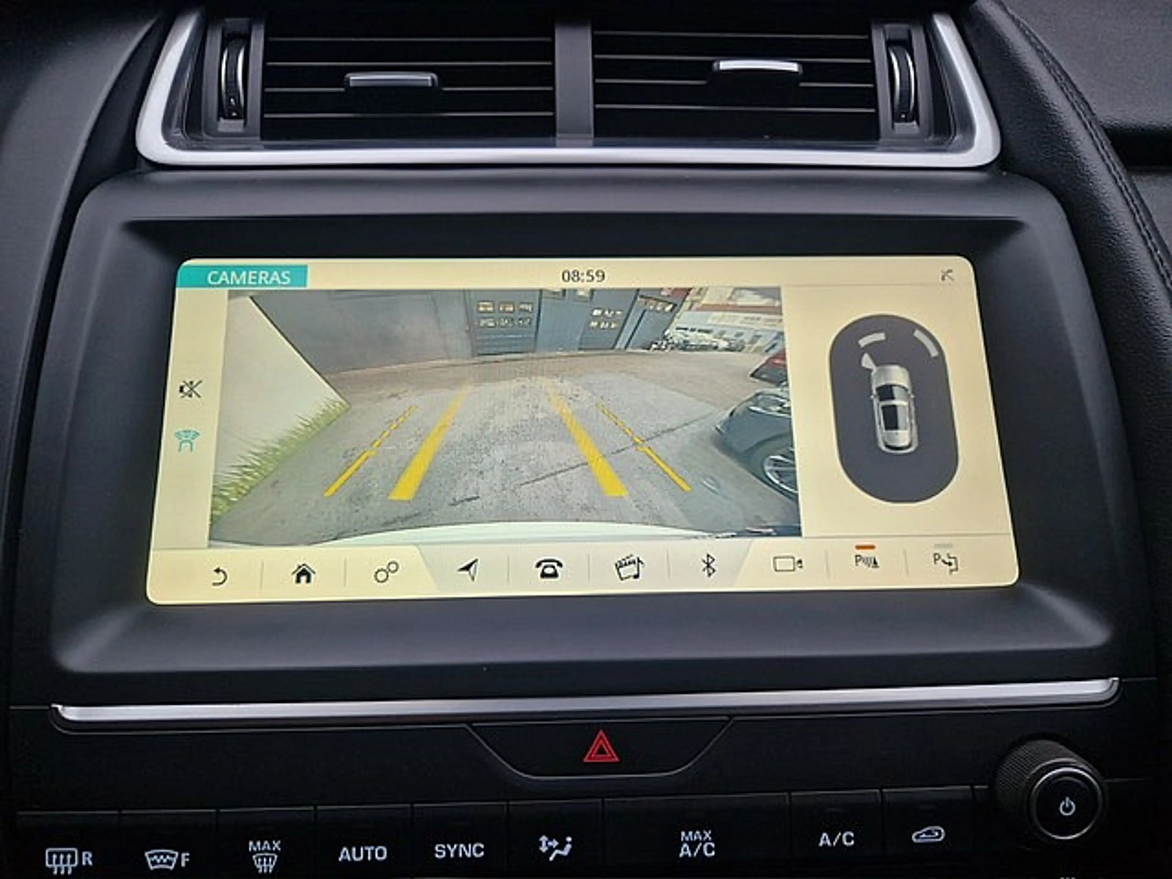 Jaguar E-Pace 2.0I4 P250 S AWD Aut. *Leder*Navi*RFKamera* — photo 13