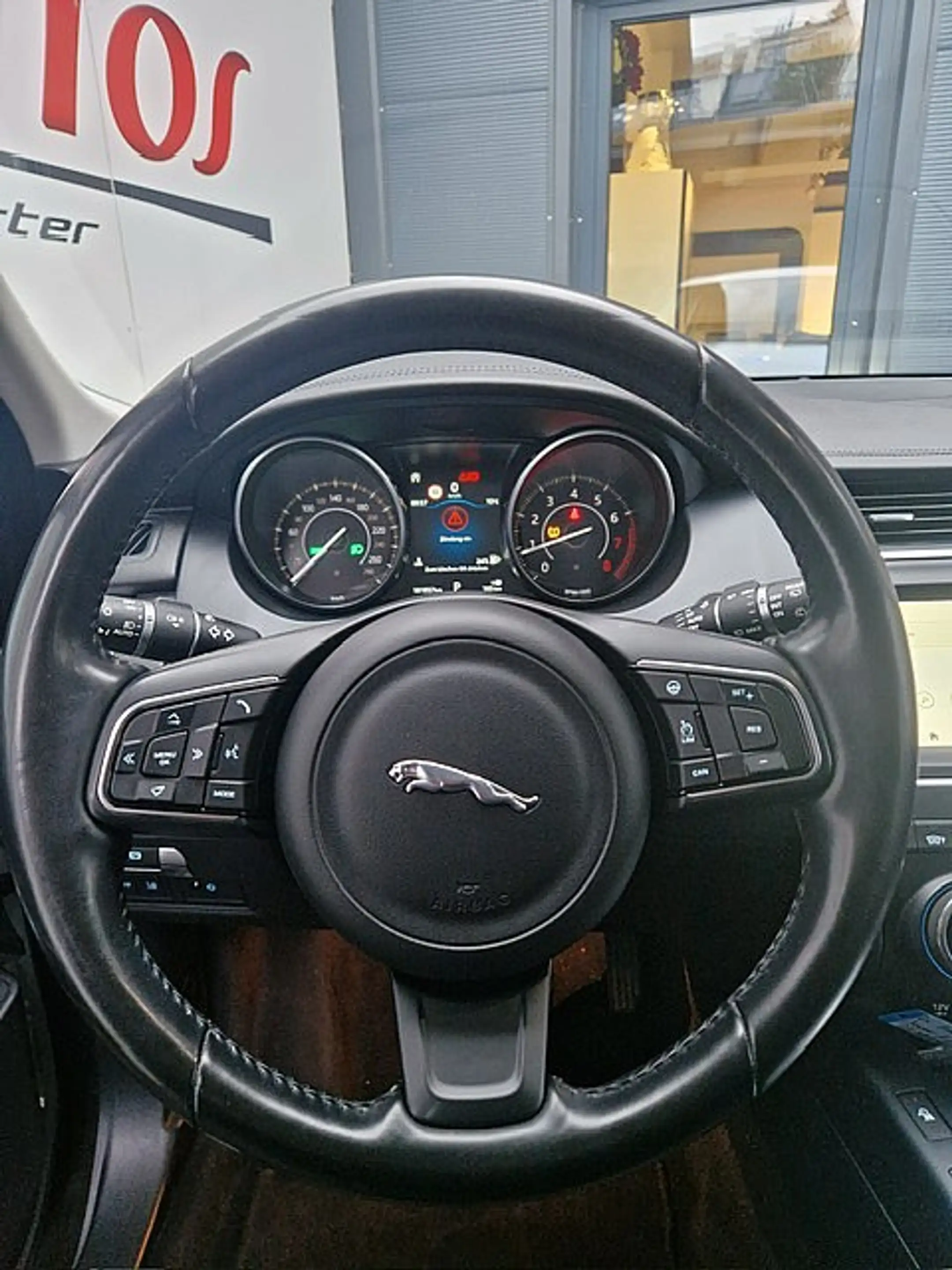 Jaguar E-Pace 2.0I4 P250 S AWD Aut. *Leder*Navi*RFKamera* — photo 9