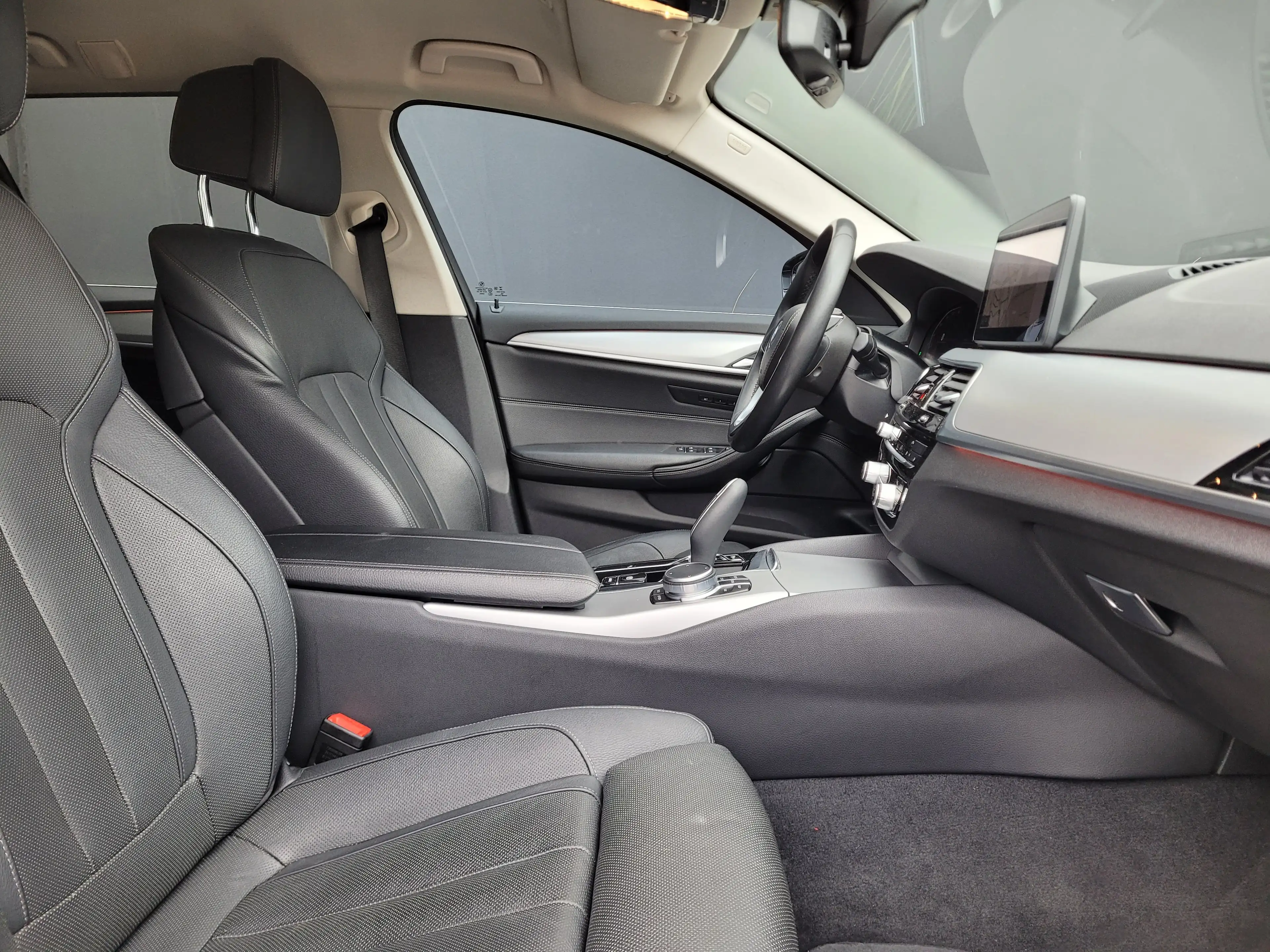BMW 518 Touring Aut. *LEDER*NAVI*STOELVENTILATIE*MEMORY* — photo 10