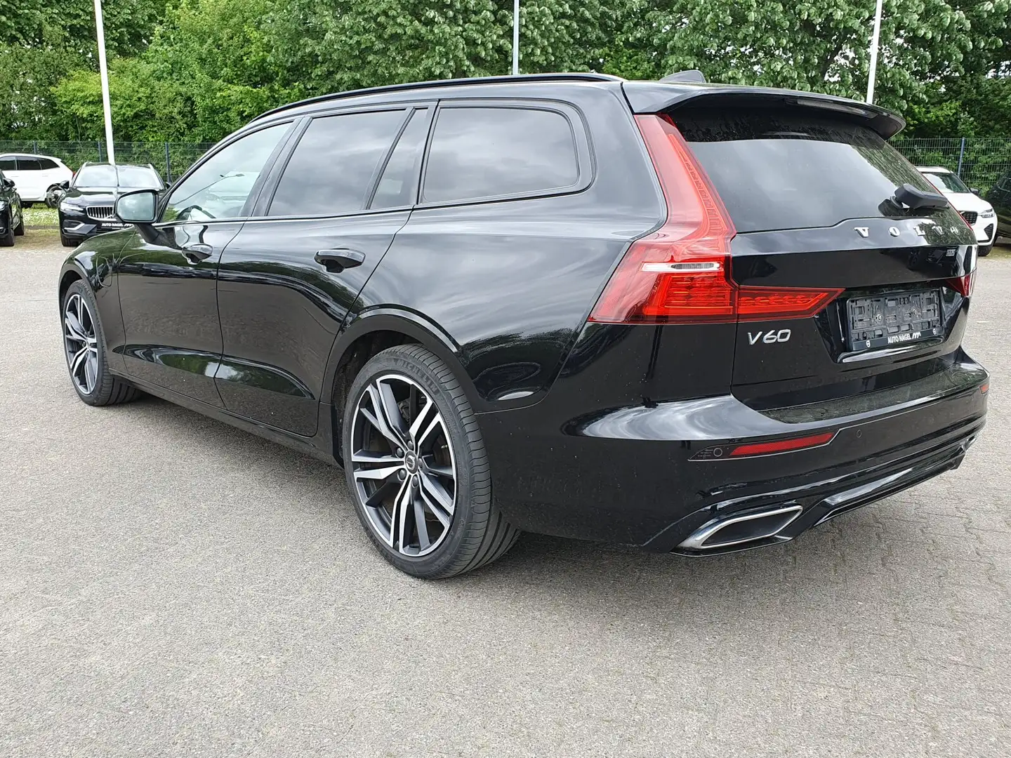 Volvo V60 V60 Recharge T6 R-Design LONG RANGE AHK|PILOT Schwarz - 2