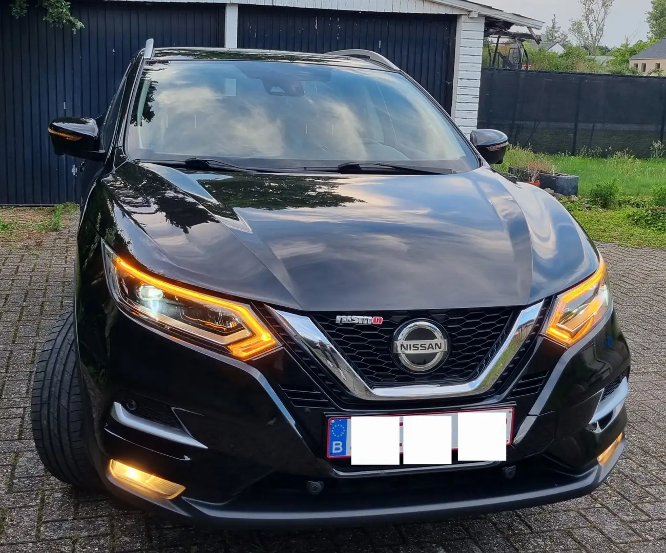 Nissan Qashqai 1.3 DIG-T AKARI - 1