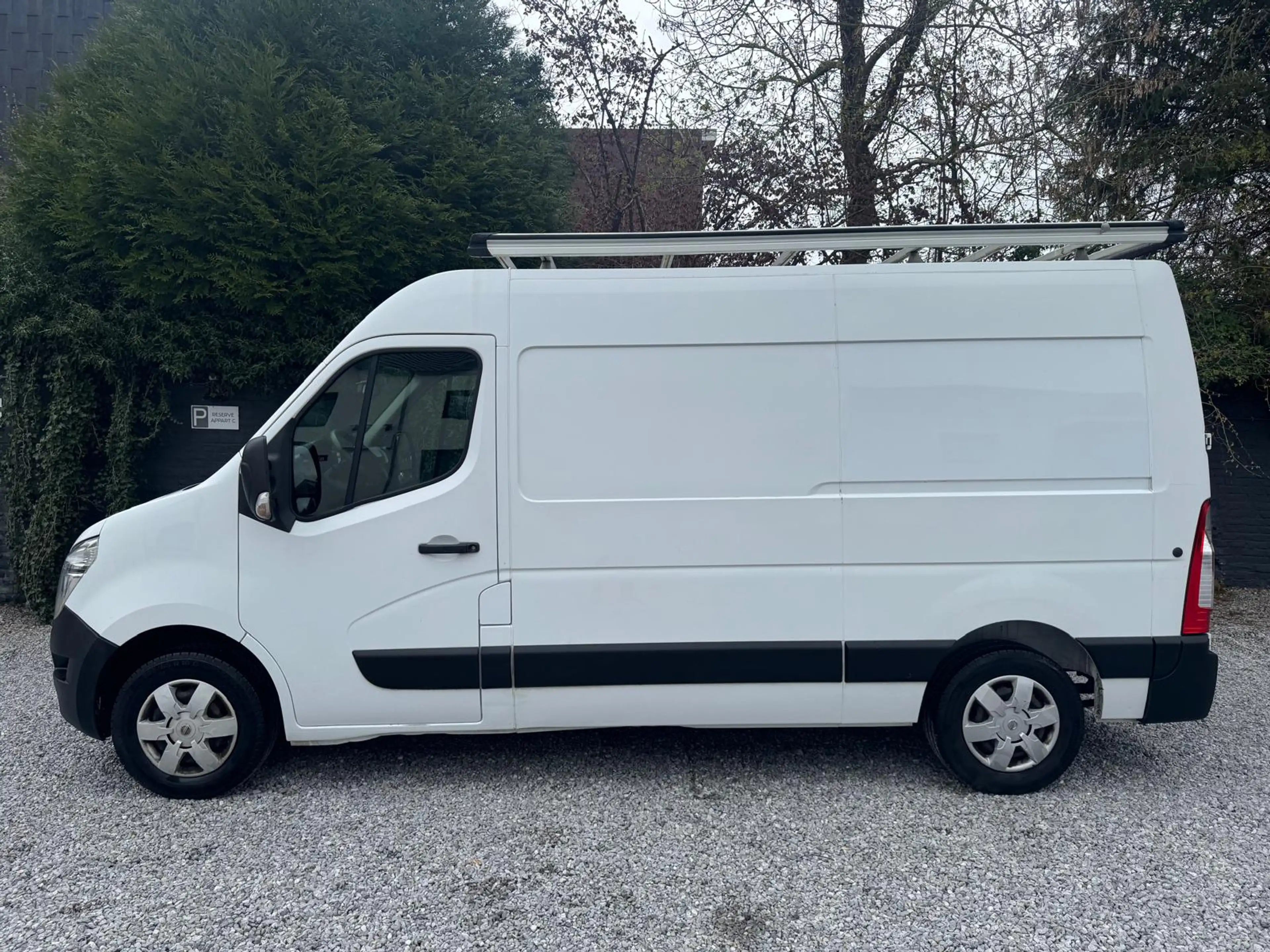 Nissan NV400 2.3 dCi L2H2*12.355€ HTVA*AIRCO*CAMERA*PARFAIT ETAT — photo 4