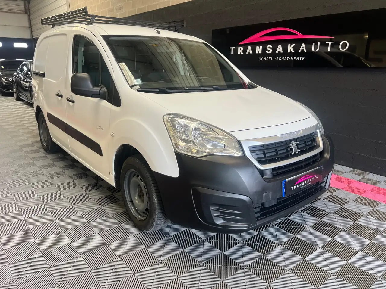 Peugeot Partner PARTNER FOURGON STANDARD 650 KG BLUEHDI 