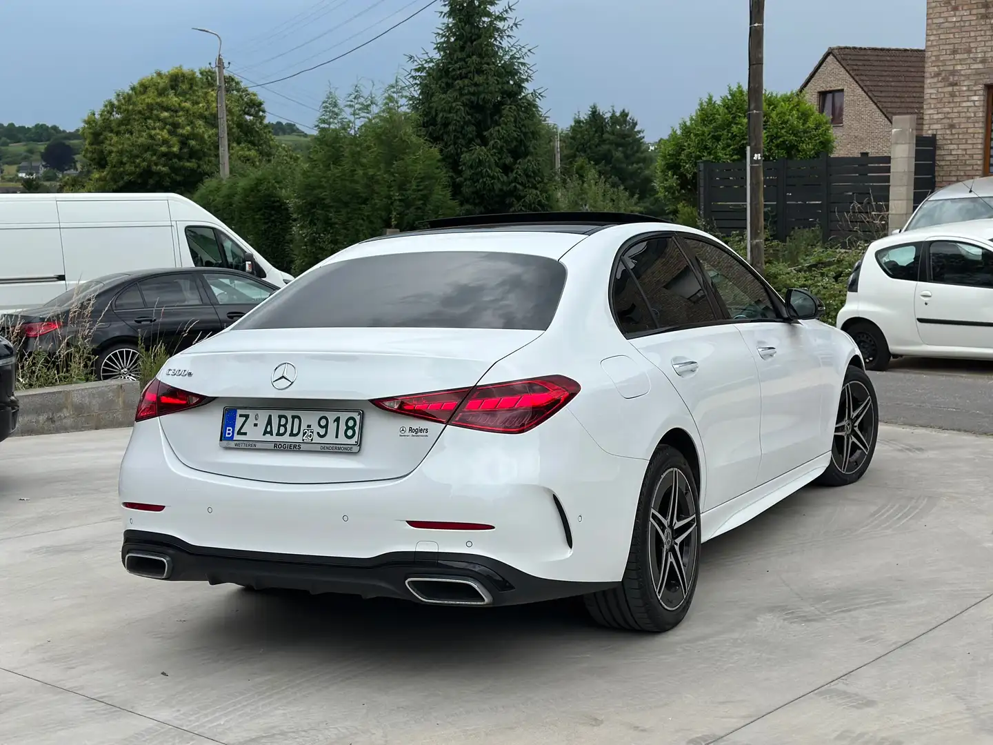 Mercedes-Benz C 300 e AMG Full Options *Pano/ Caméra 360/Garantie* Blanc - 2