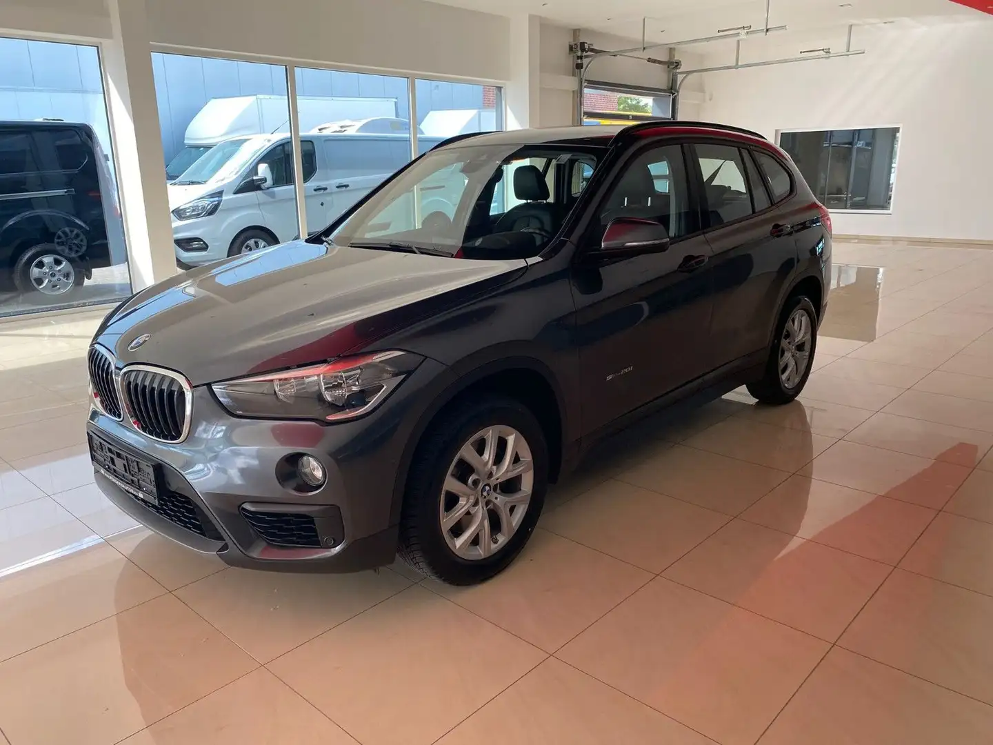 BMW X1 sDrive 20 i *Automatik*Leder*Navi* Grau - 1
