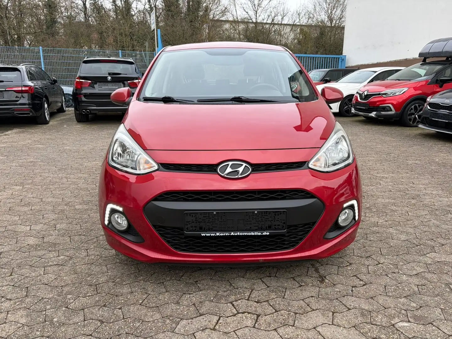 Hyundai i10 FIFA World Cup Edition Sitz-Lenkradheizung Rot - 2