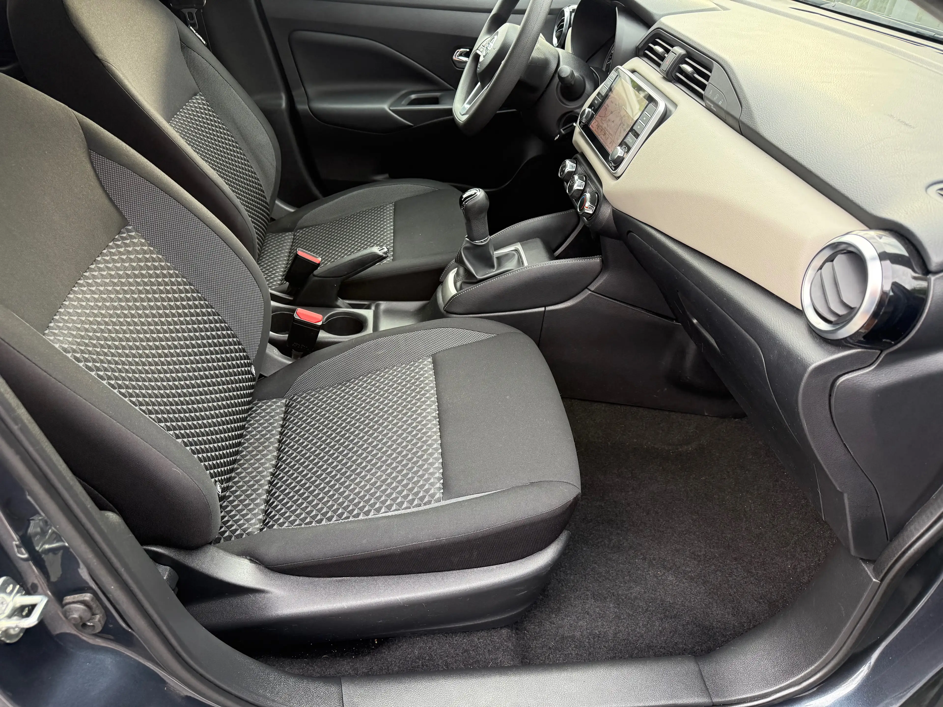 Nissan Micra Micra 1.0 IG-T Tekna — photo 9