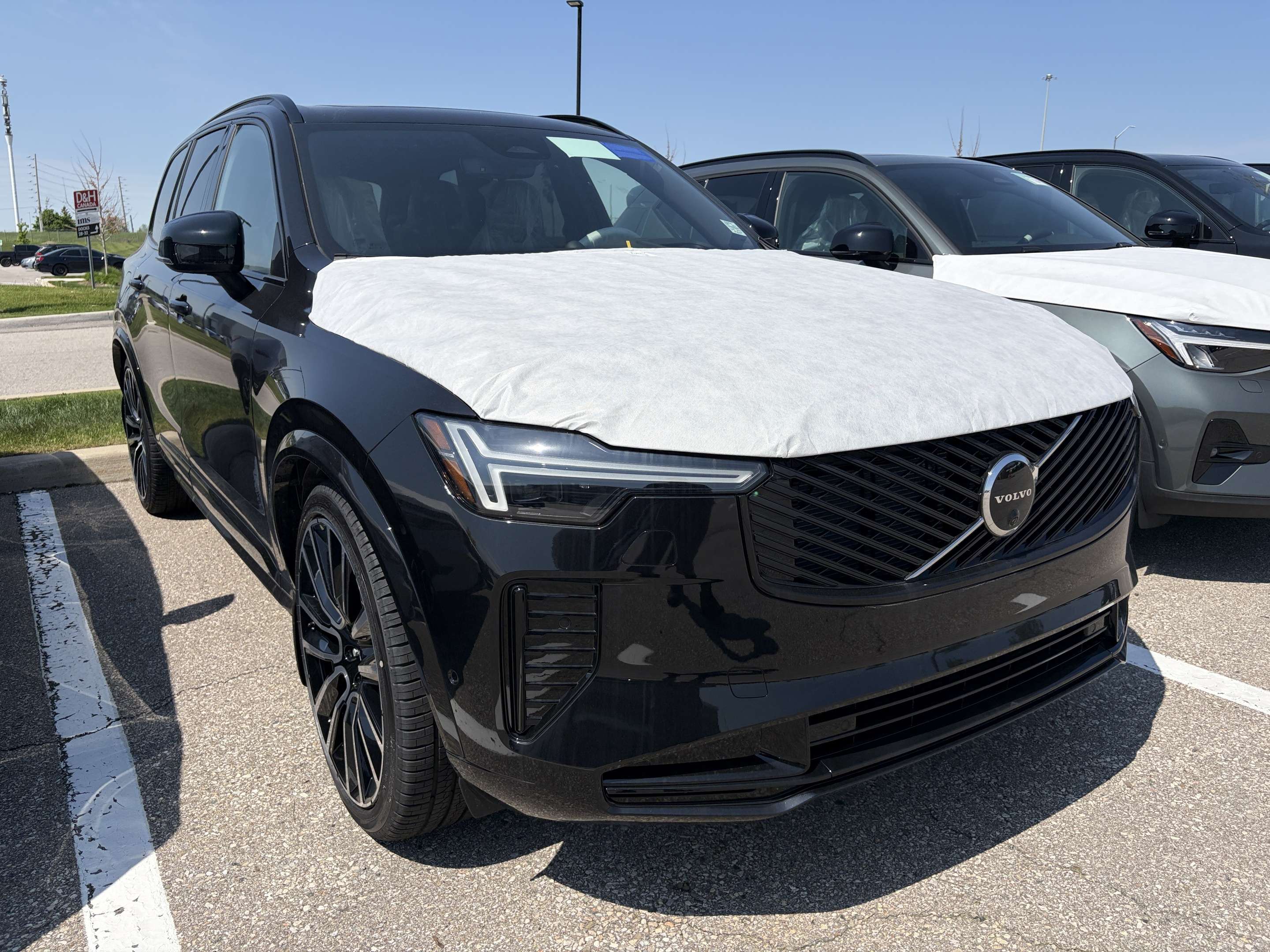 2026 Volvo XC90 B6 AWD Ultra Dark Theme 7-Seater alt 5