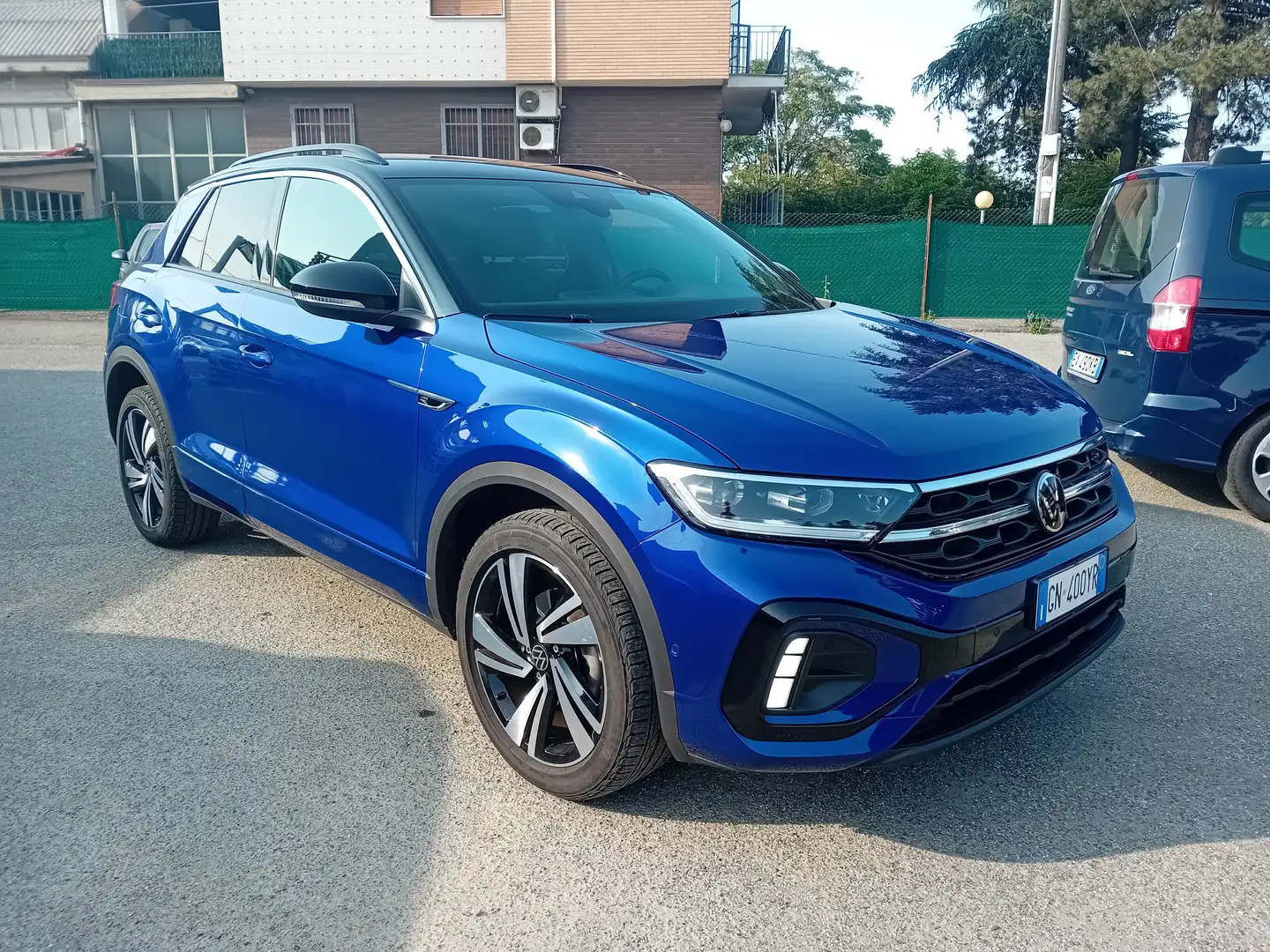 Volkswagen T-Roc T-Roc 1.0 tsi R-Line 110cv Bleu - 2