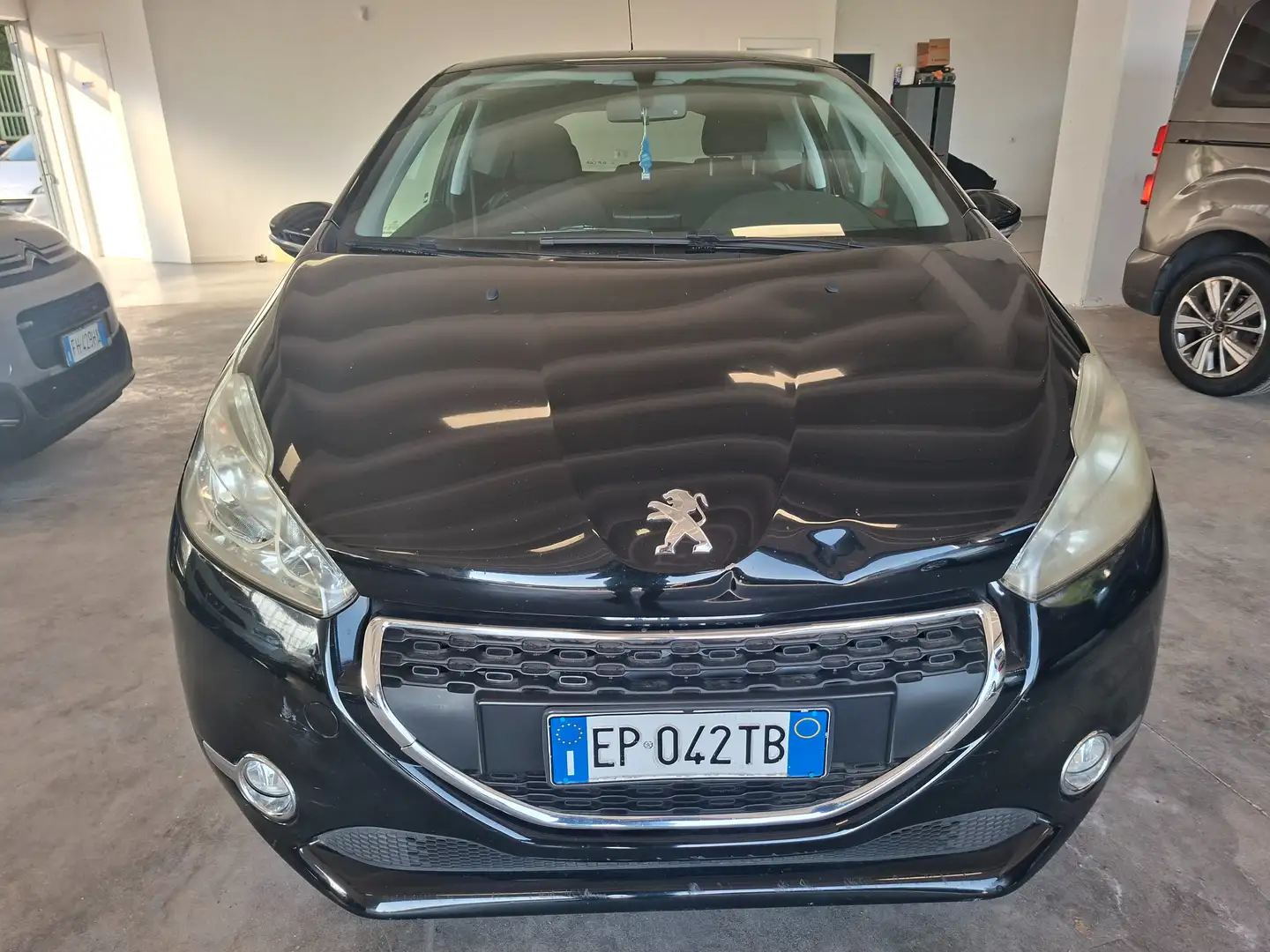 Peugeot 208 3p. 1.4 HDI / DA NEOPATENTATI / EURO5B Schwarz - 2