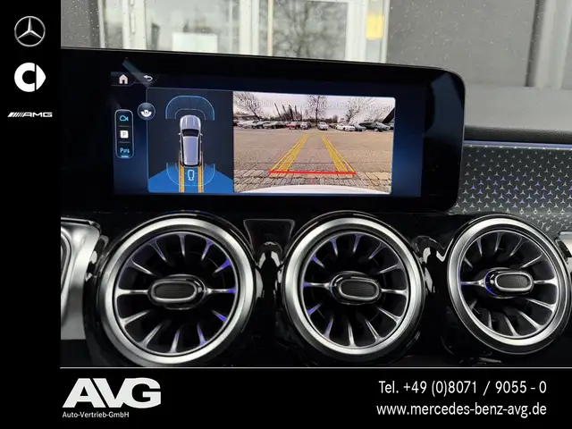 Mercedes-Benz GLB view 13