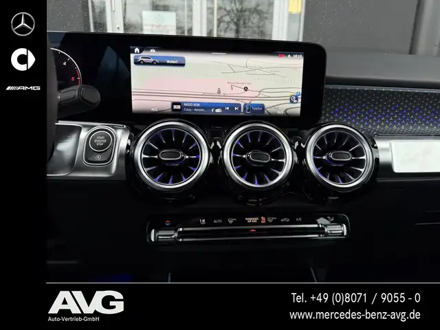 Mercedes-Benz GLB view 12