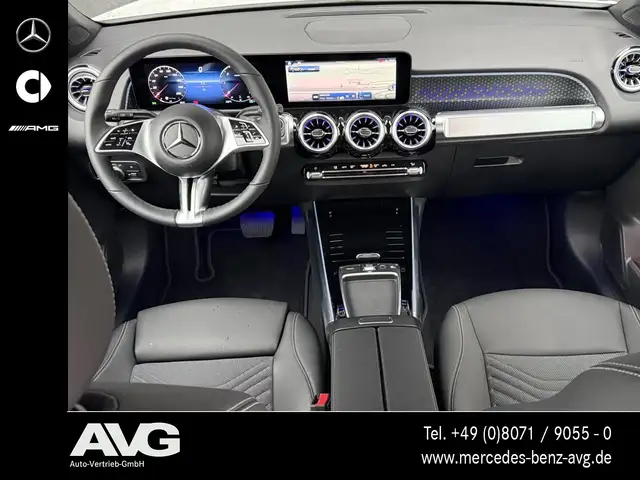 Mercedes-Benz GLB view 10