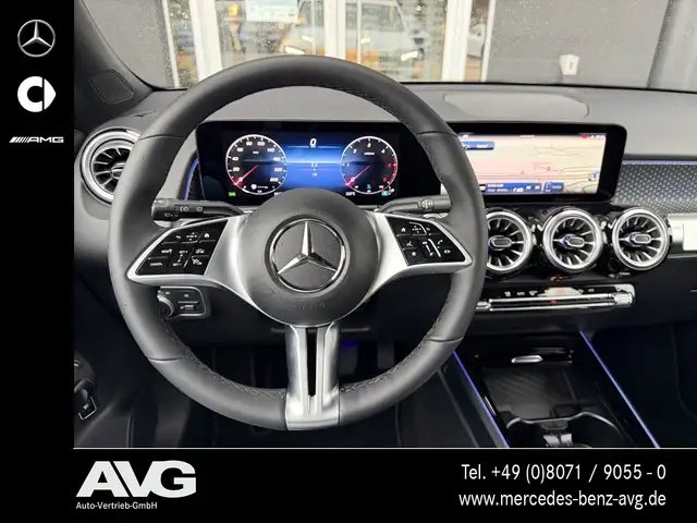Mercedes-Benz GLB view 11