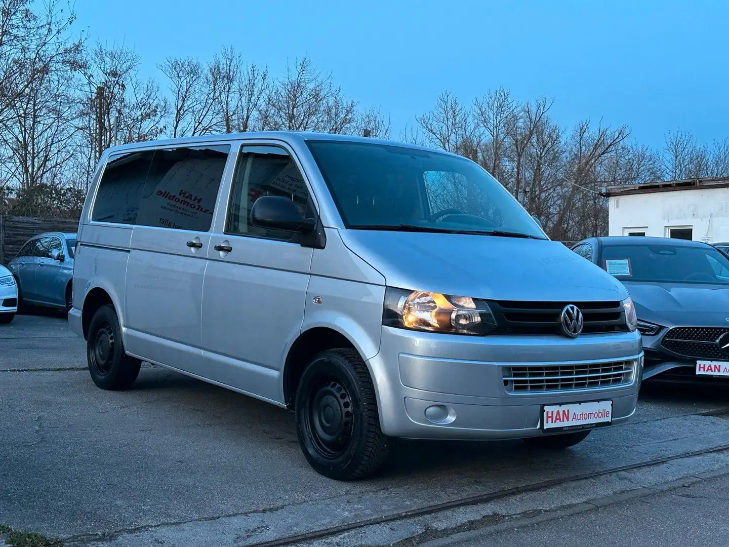 Volkswagen T5 Transporter T5 Caravelle Kombi/Klima/Navi/Kamera Grau - 2