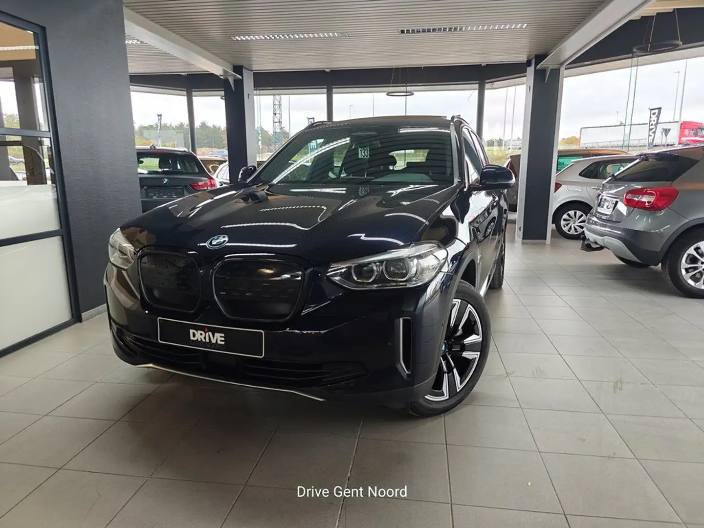 BMW iX3 IMPRESSIVE *PANO/ACC/CAMERA/APP/LEDER* Noir - 1