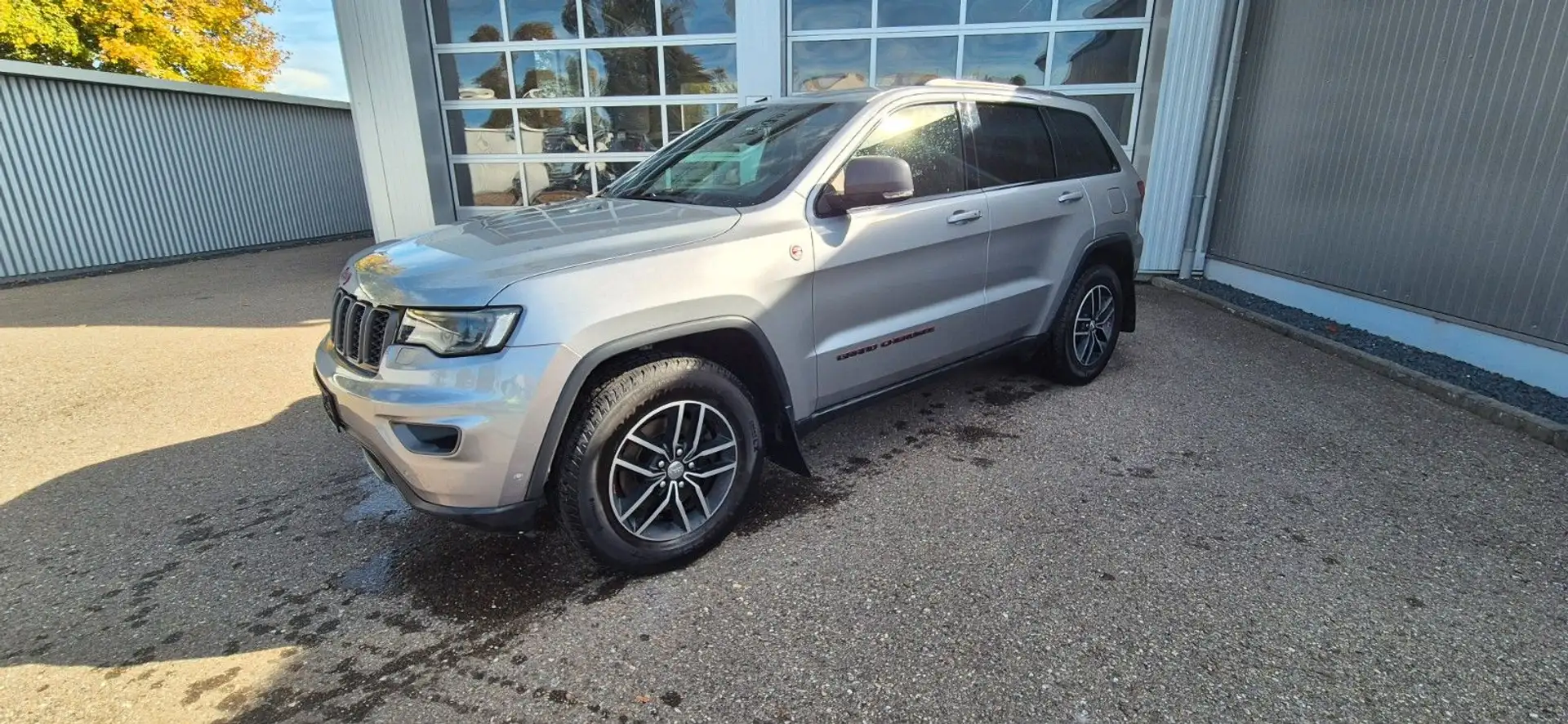 Jeep Grand Cherokee 3.0 CRD Trailhawk Silber - 1