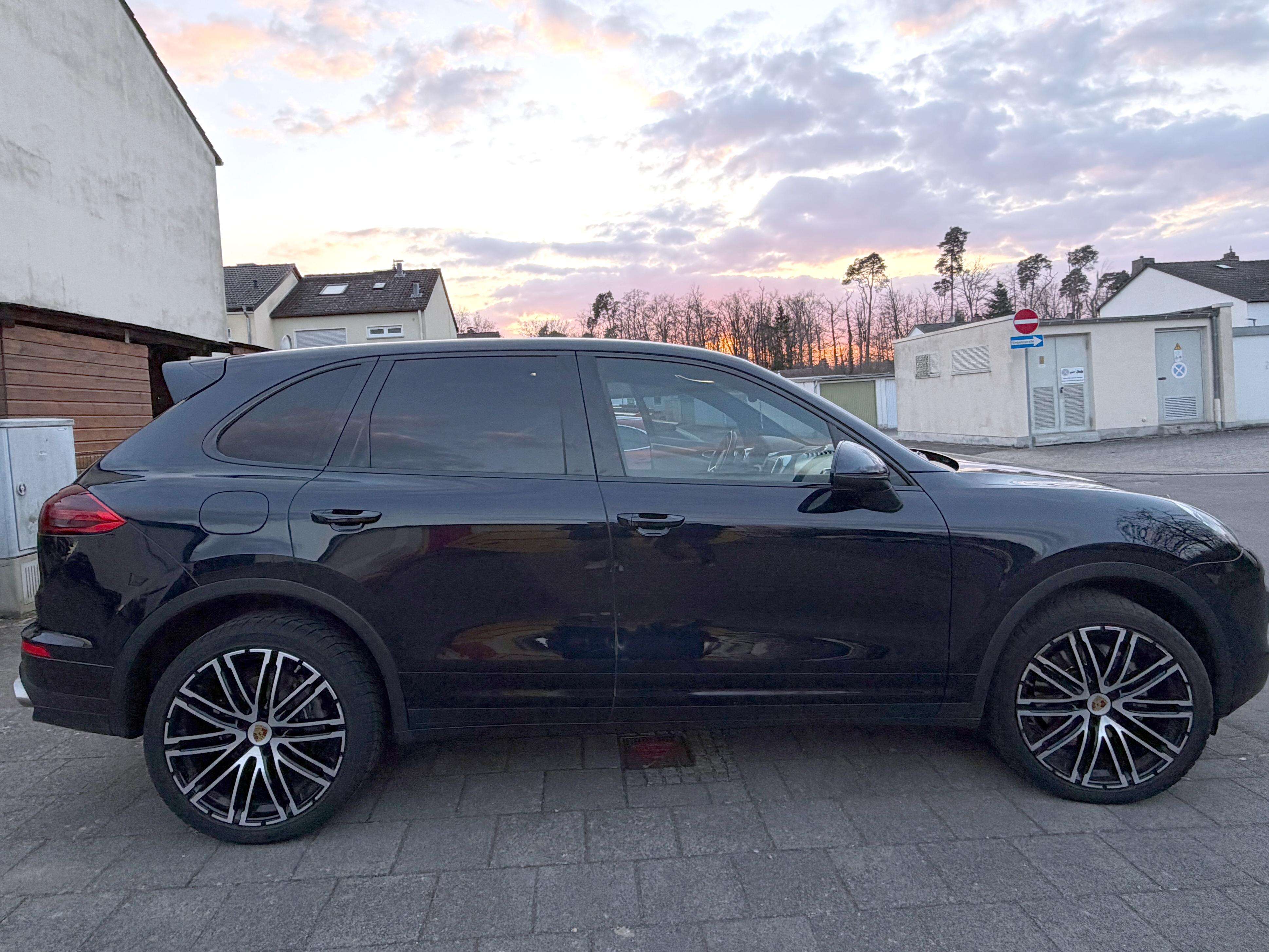 Second hand Porsche Cayenne 