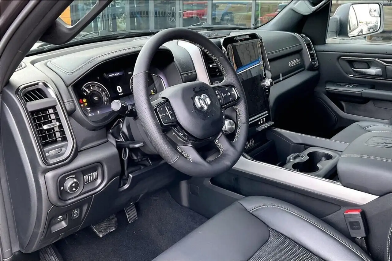RAM 1500 снимка RAM 1500