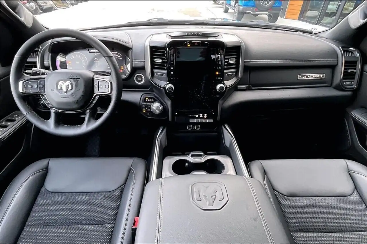 RAM 1500 снимка RAM 1500