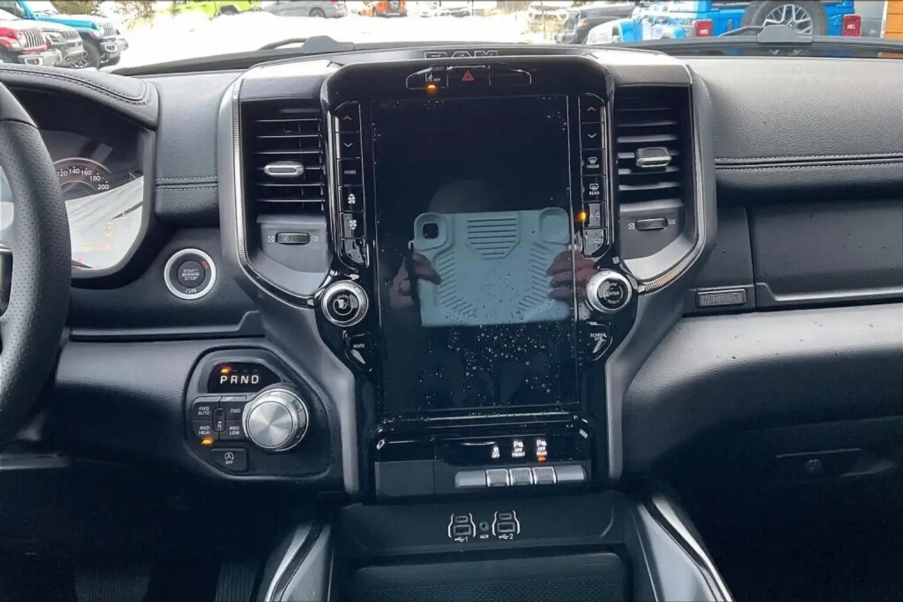 RAM 1500 снимка RAM 1500