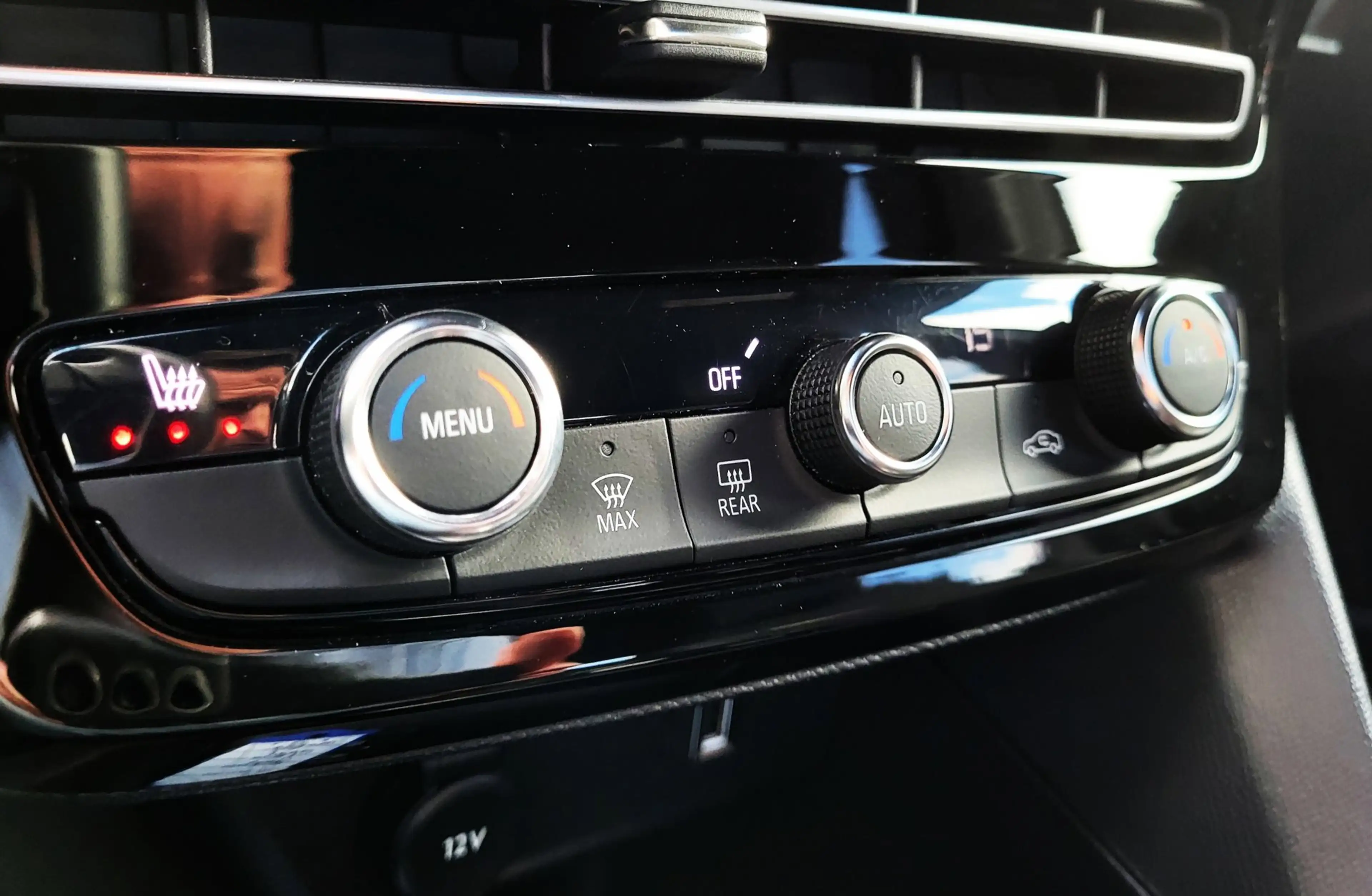 Opel Mokka 1.2 Turbo Ultimate / Camera / Carplay & Android / — photo 15