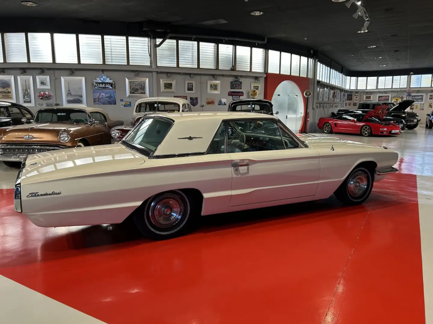 Ford Thunderbird Aut. Weiß - 2