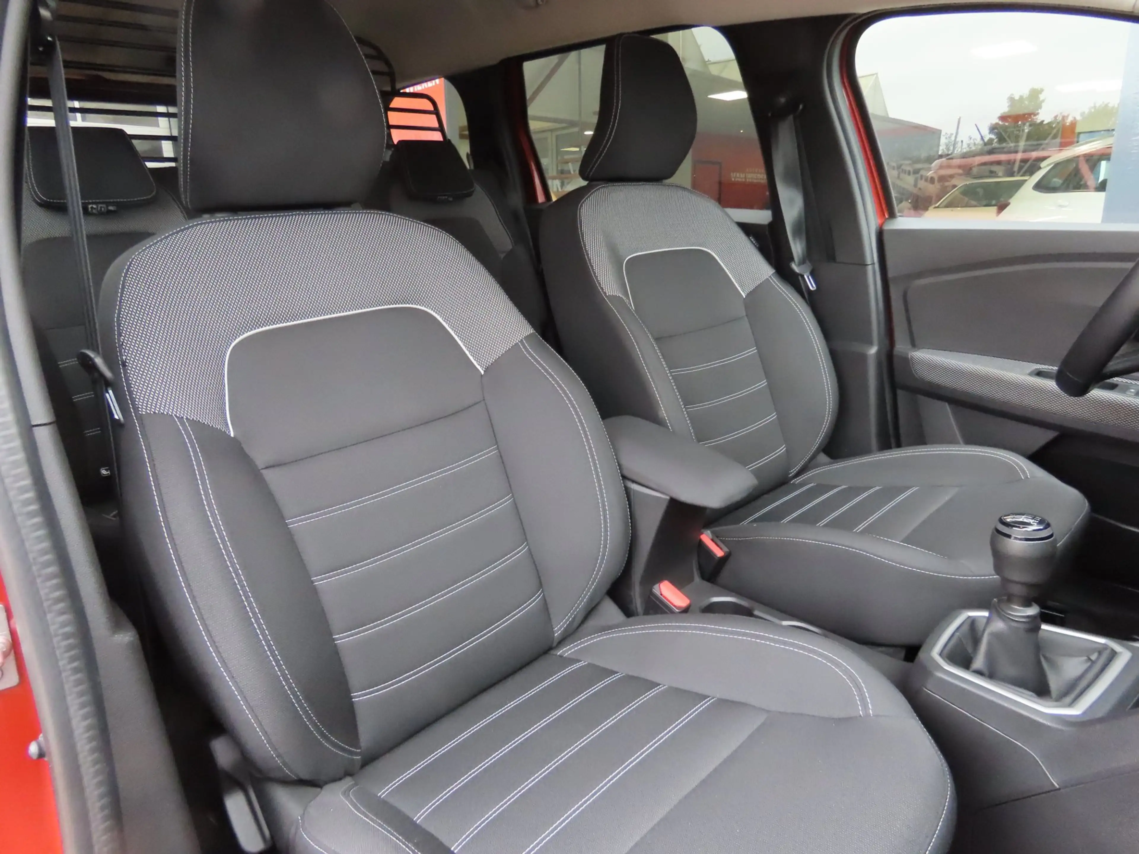 Dacia Jogger 1.0 TCe 100 Bi-Fuel Expression 5p. Trekhaak Navi K — photo 9