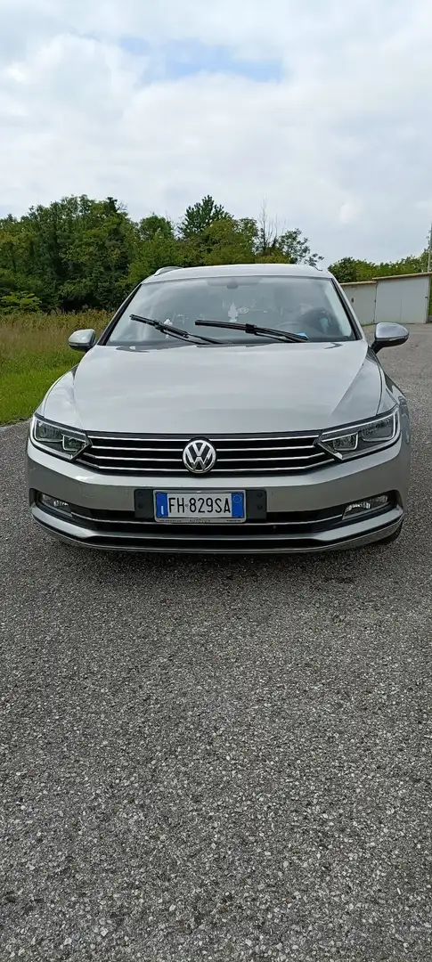 Volkswagen Passat 2.0 TDI (BlueMotion Technology) Highline - 1