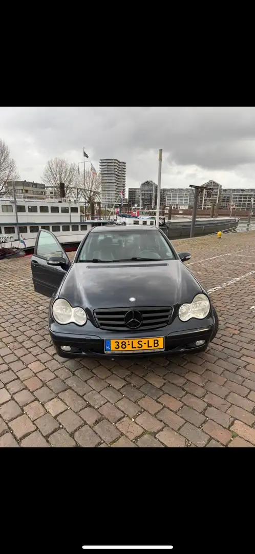 Mercedes-Benz 180 - 1