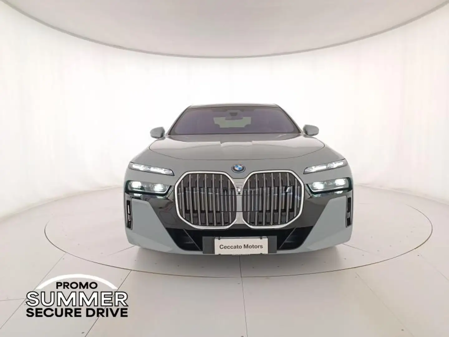 BMW i7 xdrive60 Msport Gris - 2
