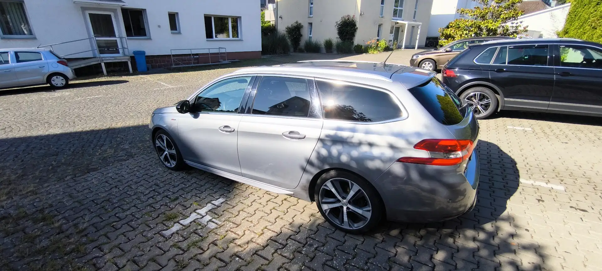 Peugeot 308 GT Line Grau - 2