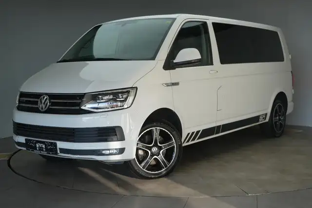 Volkswagen Caravelle view 3