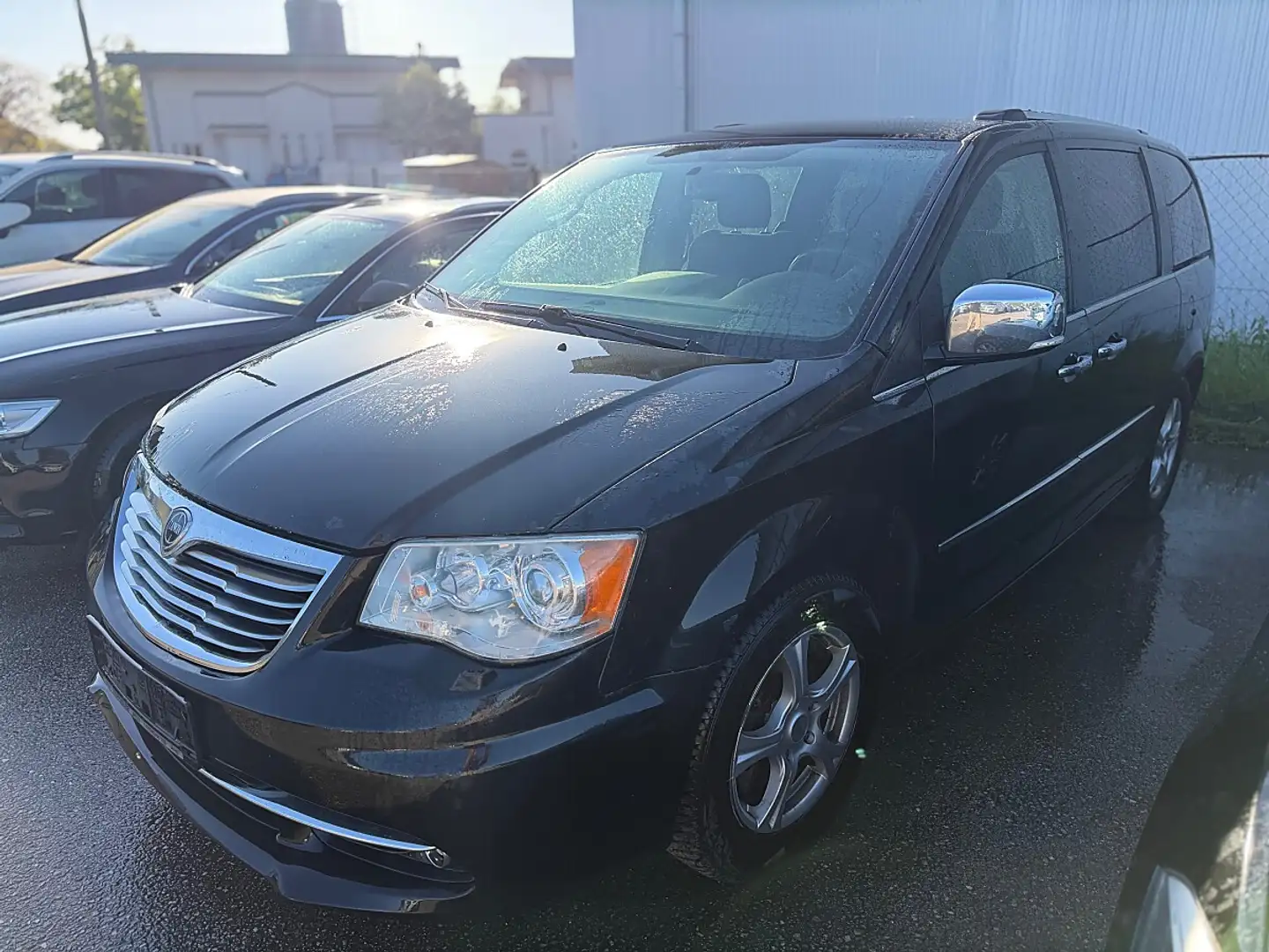 Lancia Voyager 2,8 CRD Platinum Schwarz - 1