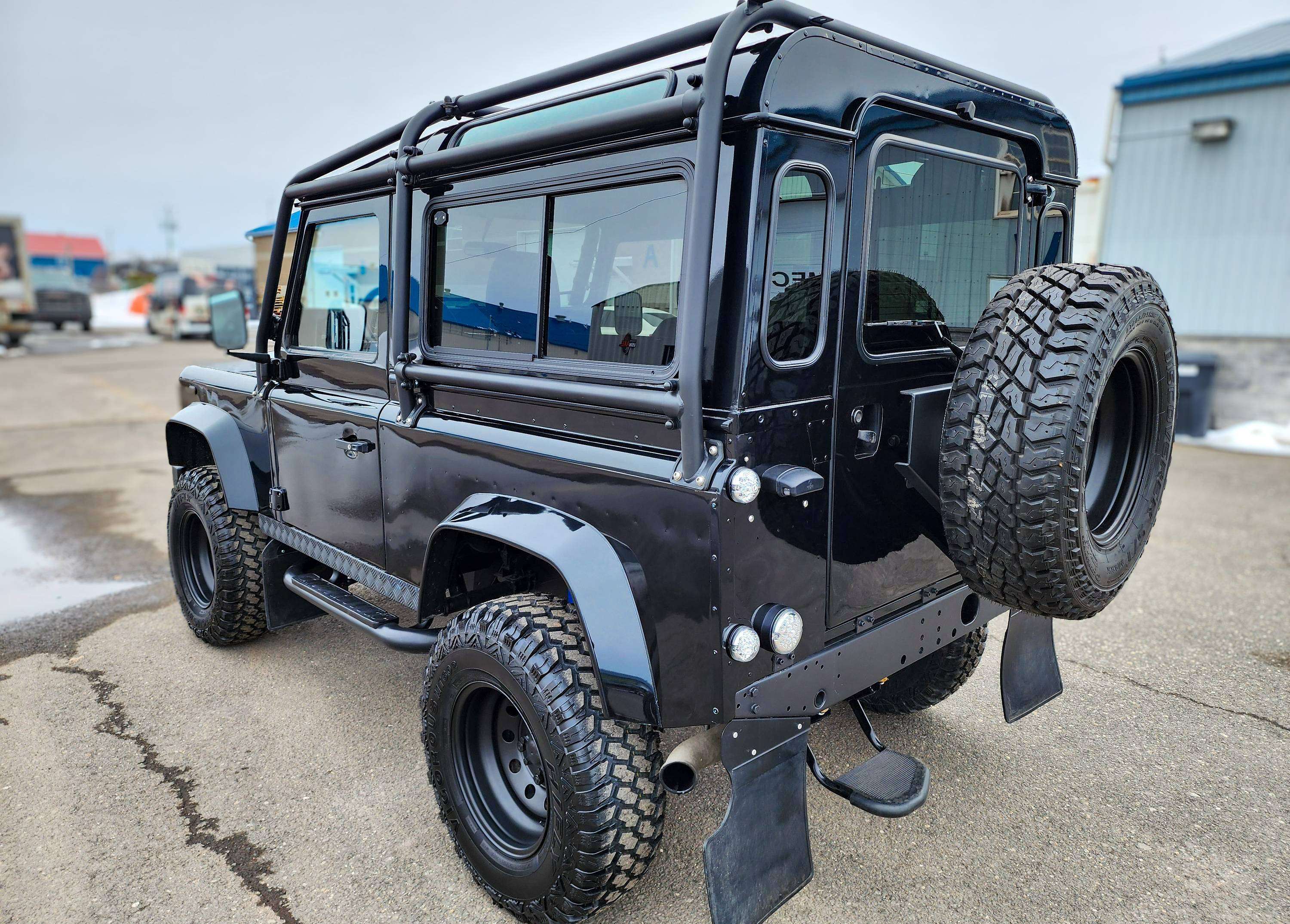 1999 Land Rover Defender alt 3