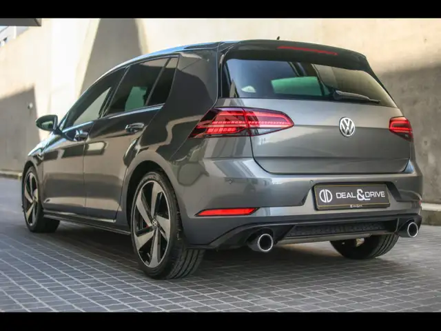 Volkswagen Golf view 3