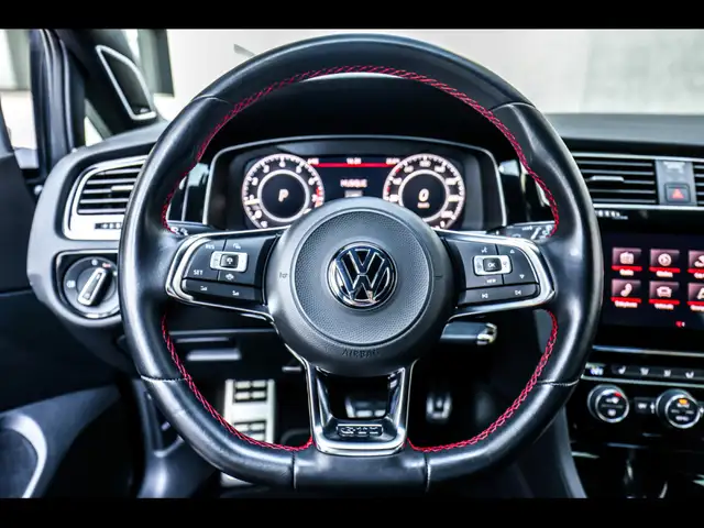 Volkswagen Golf view 11